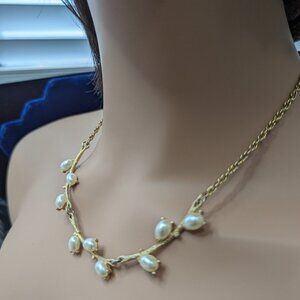 Sarah Coventry Baroque Buds Oval Faux Pearl Necklace 18k gold plated